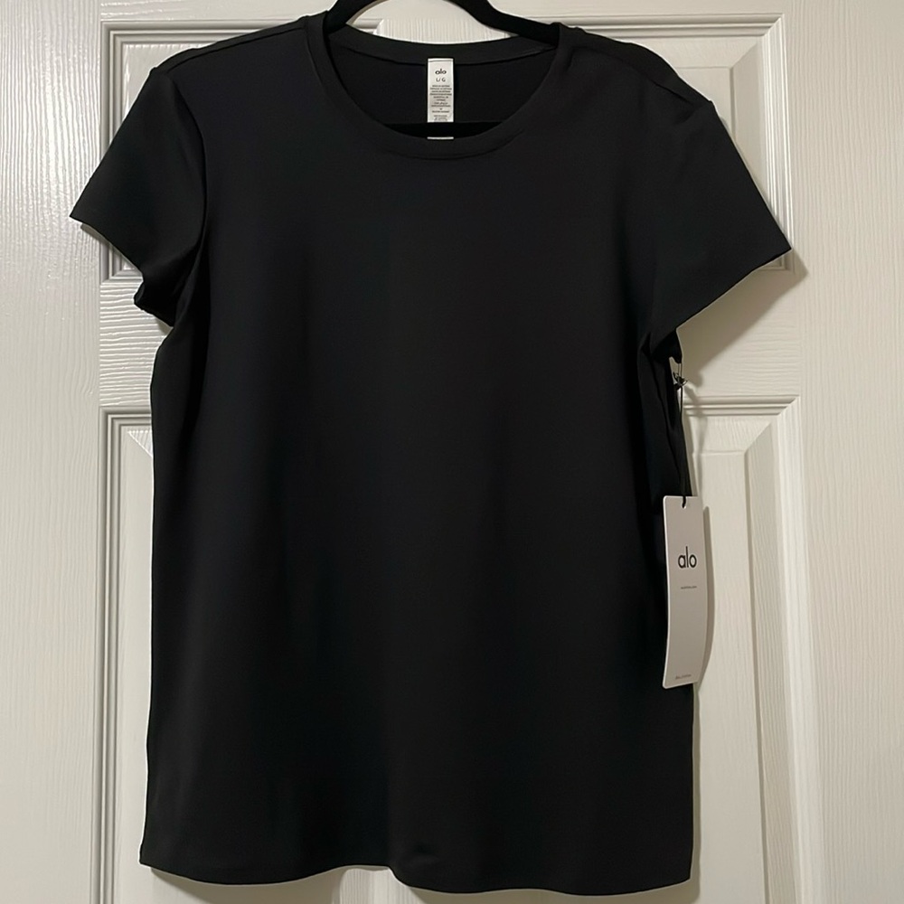 Alo Yoga Tee